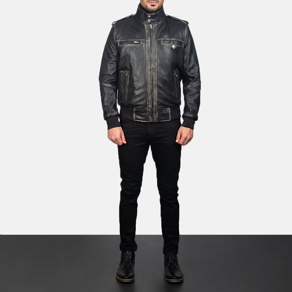 
Nærbillede of High neck & Zipper Hardware on Glen Street Sort Bomberjakke i Læder til Mænd