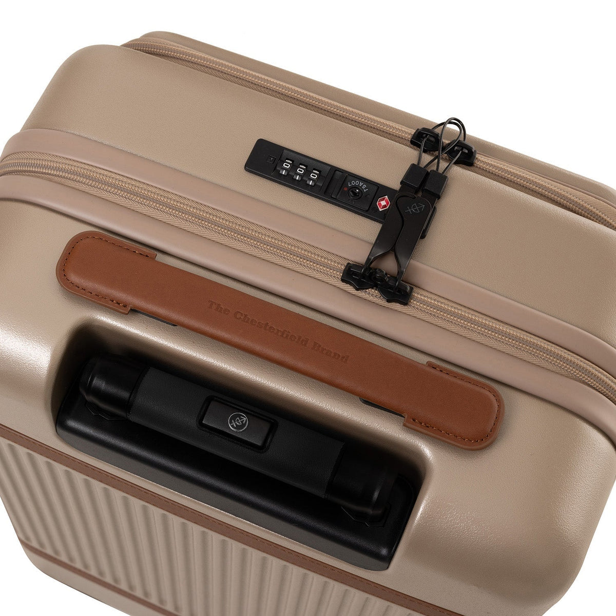 
På model:  Hand Luggage Suitcase Front Pocket Zuna til Damer til Damer på model med naturligt fald i dagslys