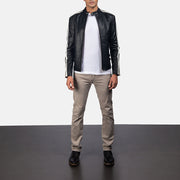Hank Sort Læder Bikerjakke til Mænd - Lateral Side Profile View Showing Sleeve Cut &amp; Athletic Taper Fit