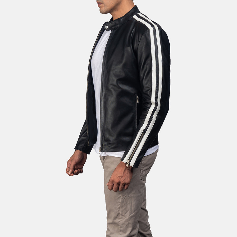 Close-Up Detail of Band with snap button &amp; Zipper Hardware on Hank Sort Læder Bikerjakke til Mænd