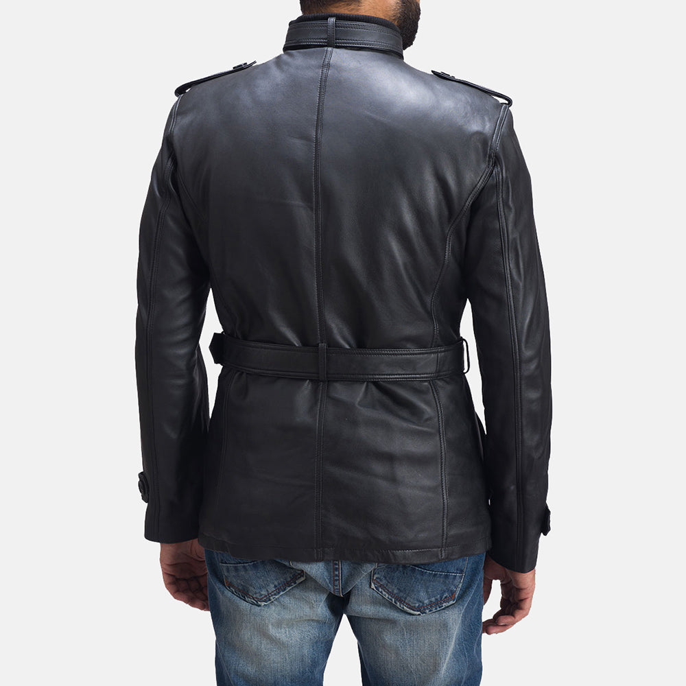 Close-Up Detail of Band with buckle closure &amp; Zipper with button flap and waist belt Hardware on Hunter Sort Læderjakke til Mænd