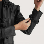 
Nærbillede of Shirt collar with a large hood & Belted Hardware on Huntsman Sort Hooded Trenchcoat i Læder til Mænd