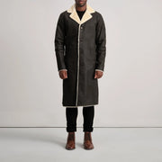
Kolby Tumbled Brown Shearling Long Coat - Sideprofil med ergonomisk ærmesnit