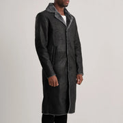 
Distressed Black Sheepskin Snuffed Aviator Jacket - Bagfra med tilpassede skuldre og ren kant