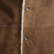 
Nærbillede of Notch & Button Hardware on Kolby Distressed Brown Shearling Long Coat