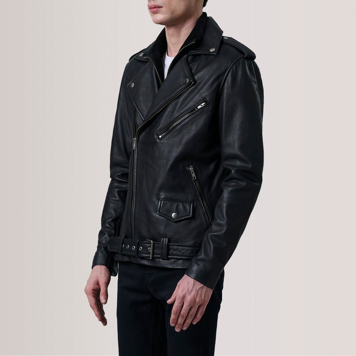 
Kole Sort Leather Double Rider Læderjakke til Mænd For Men - Sideprofil med ergonomisk ærmesnit