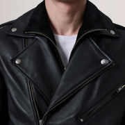 
Indvendig visning Showing Quilted Polyester Lining & To funktionelle inderlommer