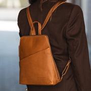 Claire Full-Grain Leather Backpack til Kvinder – alternate product view 2