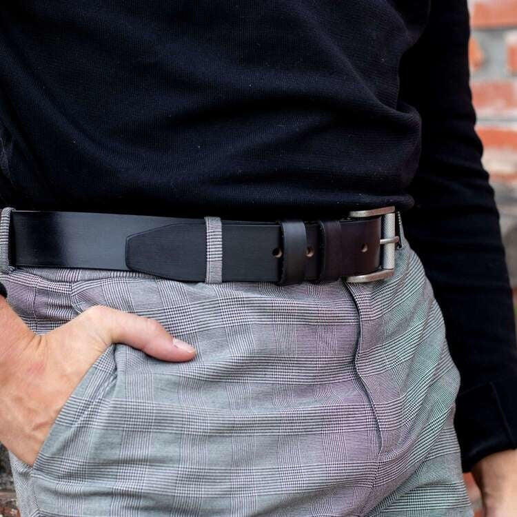 Aayden Full-Grain Leather Belt til Mænd - Structured Side Profile Showing Gusset Depth &amp; Expansion Capacity