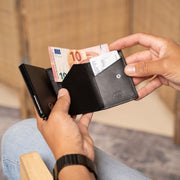 Palma Full-Grain Leather Card Holder til Kvinder - Structured Side Profile Showing Gusset Depth &amp; Expansion Capacity