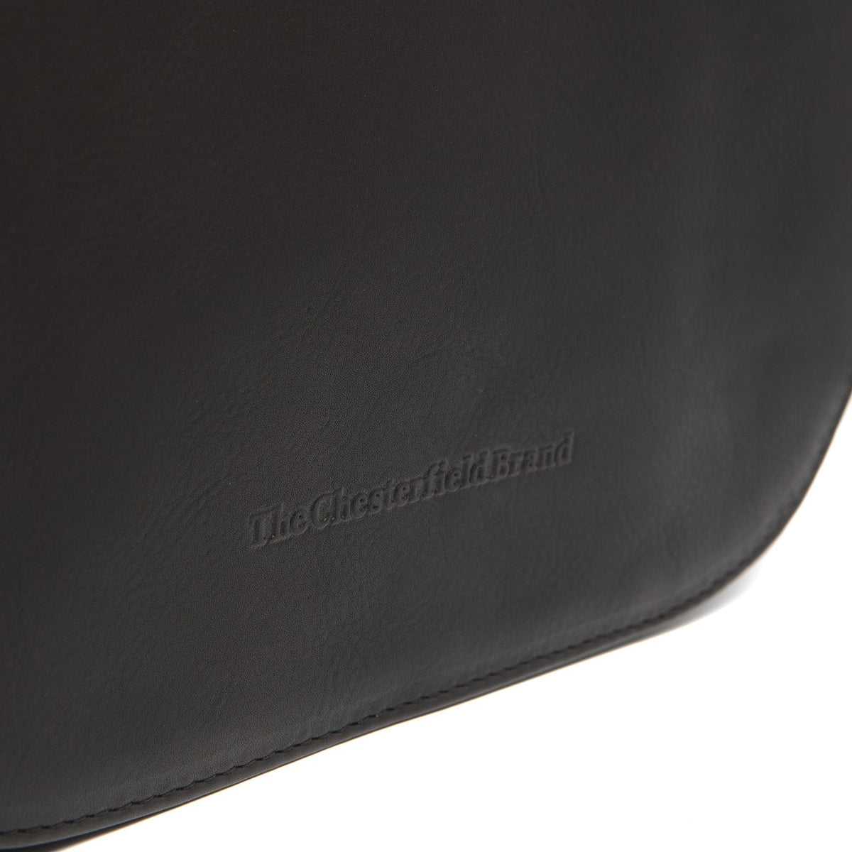 Solid Antique Brass Hardware &amp; Heavy-Duty Dual Zipper Detail on Millie Full-Grain Leather Crossbody Bag til Kvinder