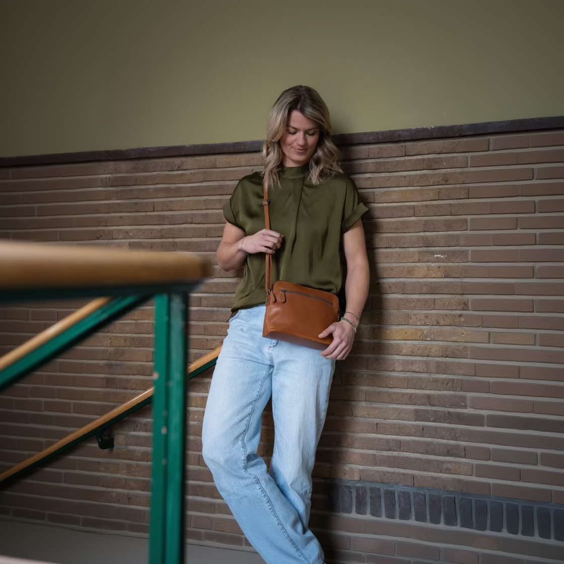 Nebraska Full-Grain Leather Crossbody Bag til Kvinder – alternate product view 3