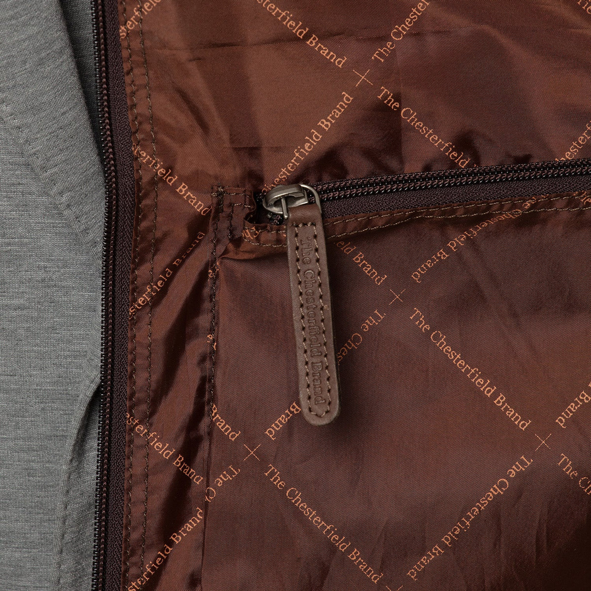 
Leather Garment Bag Josh - Natural Daylight Drape