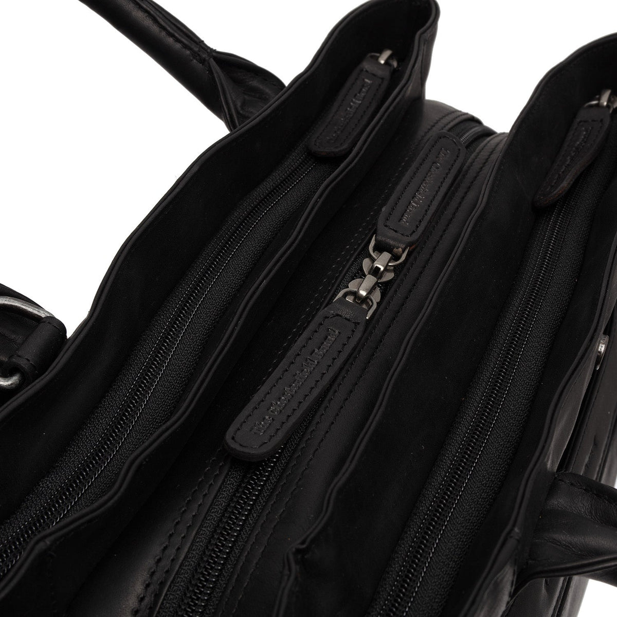 Passau Full-Grain Leather Handbag til Kvinder - Lateral Side Profile View Showing Sleeve Cut &amp; Athletic Taper Fit