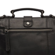 Rachael Full-Grain Leather Handbag til Kvinder - Lateral Side Profile View Showing Sleeve Cut &amp; Athletic Taper Fit