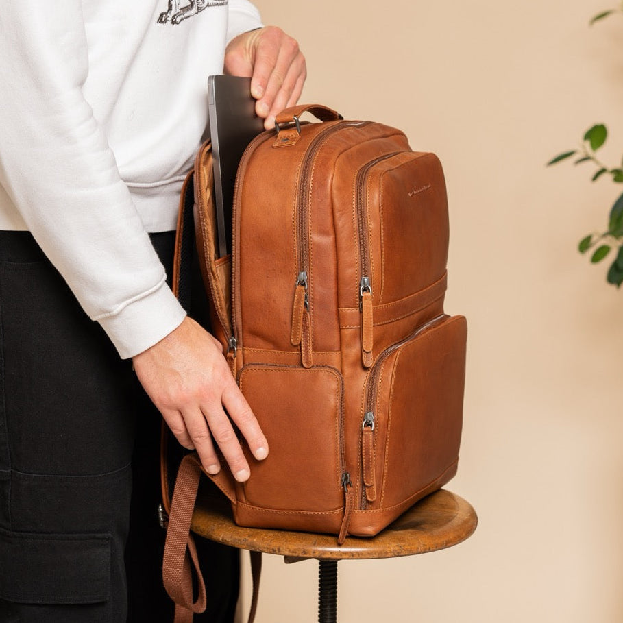 Lennox Full-Grain Leather Laptop Backpack til Kvinder – alternate product view 3