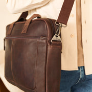 Calvi Full-Grain Leather Laptop Bag til Kvinder – alternate product view 3