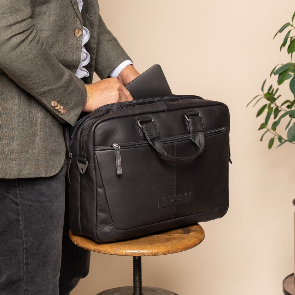 Seth Full-Grain Leather Laptop Bag - Struktureret sideprofil med rummelighed