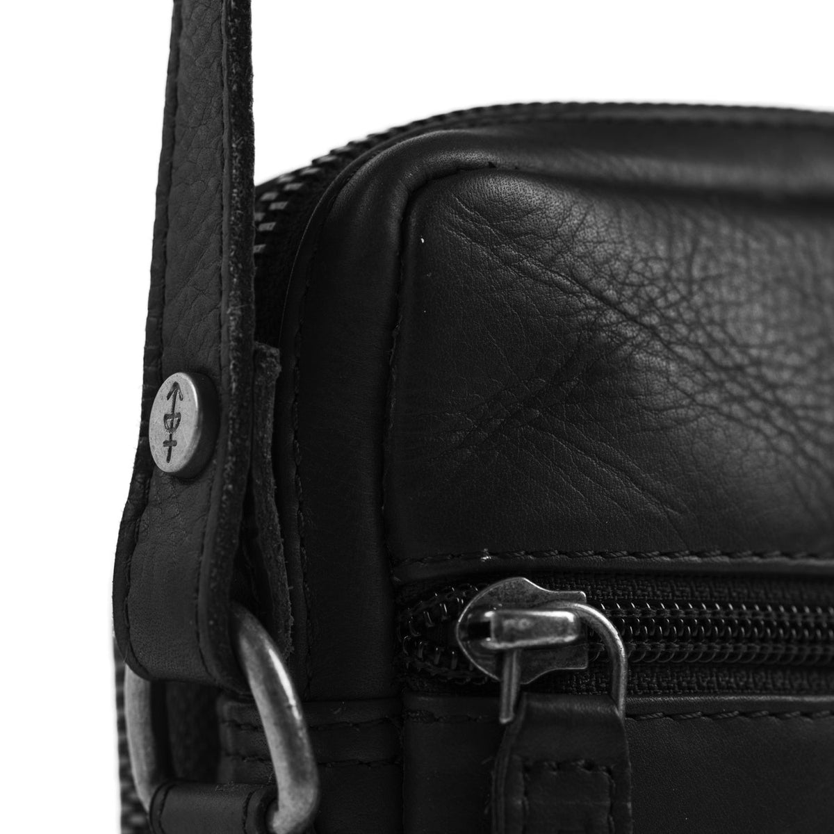 Tailored Rib Cuffs &amp; Hem Craftsmanship Construction Detail on Hamilton Full-Grain Leather Phone Bag til Kvinder