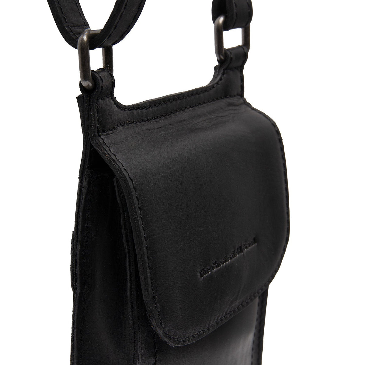 Nebra Full-Grain Leather Phone Bag til Kvinder - Lateral Side Profile View Showing Sleeve Cut &amp; Athletic Taper Fit