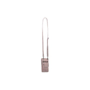 Styled Fit Perspective of Salta Full-Grain Leather Phone Bag til Kvinder on Model - Natural Daylight Drape