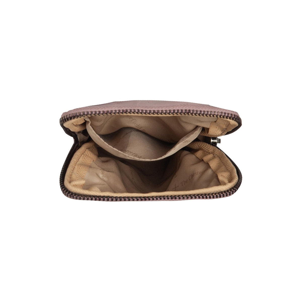 Salta Full-Grain Leather Phone Bag til Kvinder - Lateral Side Profile View Showing Sleeve Cut &amp; Athletic Taper Fit
