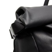 Mazara Full-Grain Leather Roll-top Backpack til Kvinder - Structured Side Profile Showing Gusset Depth &amp; Expansion Capacity