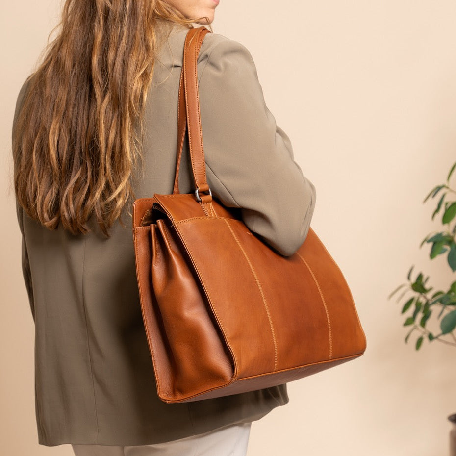 Fidenza Full-Grain Leather Shoulder Bag til Kvinder – alternate product view 2