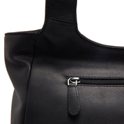 Tofino Full-Grain Leather Shoulder Bag til Kvinder - Structured Side Profile Showing Gusset Depth &amp; Expansion Capacity