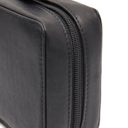 Close-Up Detail of Classic Collar &amp; Heavy-Duty Zipper Hardware on Leather Tech-Organizer Ardan til Kvinder