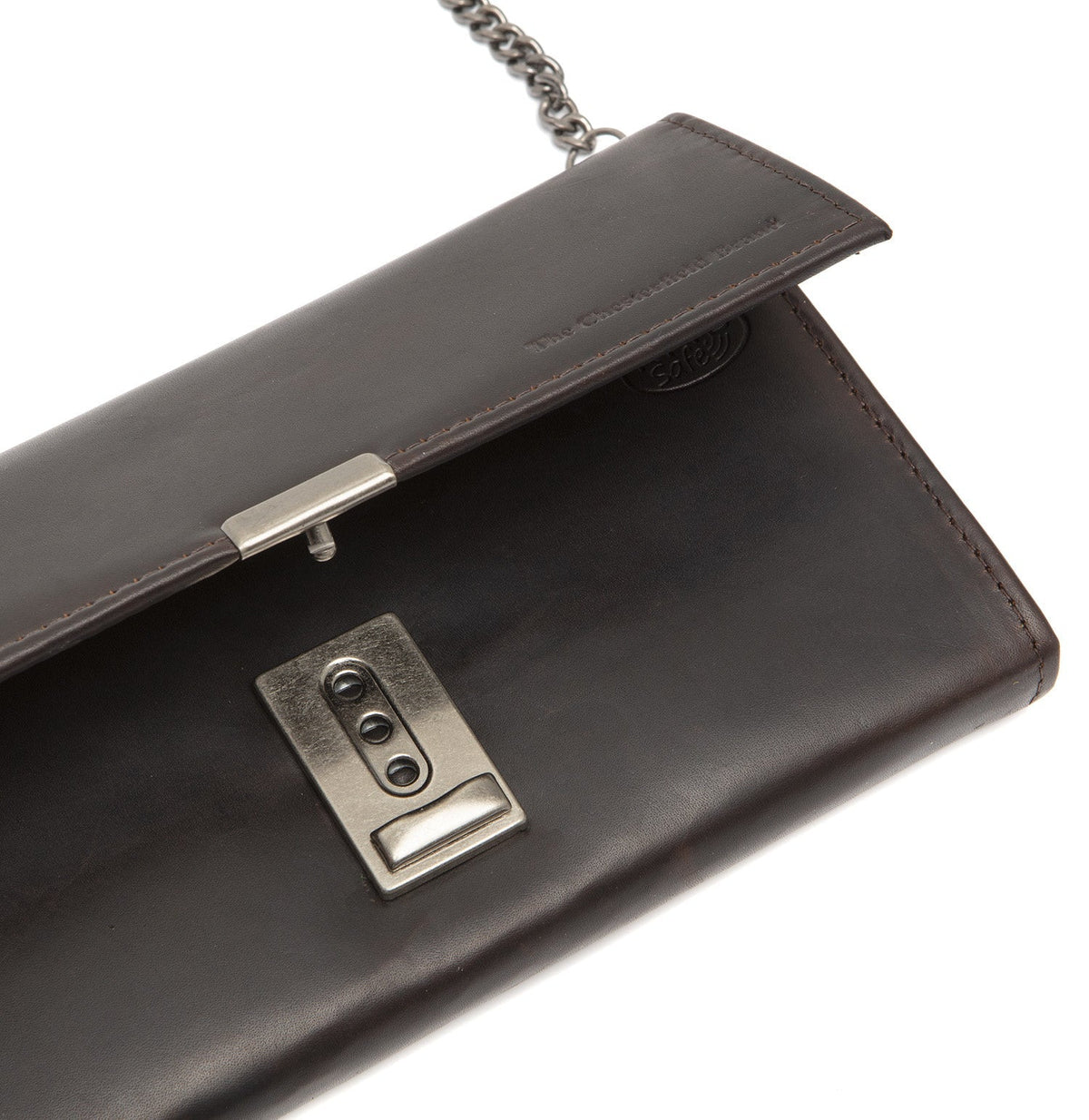 
Solid Antique Brass Hardware & Heavy-Duty Dual Zipper Detail on Bora Kernelæder Waiter Læderpung