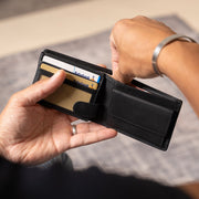 Marvin Full-Grain Leather Wallet til Mænd - Structured Side Profile Showing Gusset Depth &amp; Expansion Capacity