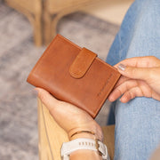 Ruby Full-Grain Leather Wallet til Kvinder – alternate product view 2