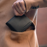 Stephens Full-Grain Leather Wallet til Mænd - Structured Side Profile Showing Gusset Depth &amp; Expansion Capacity