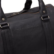Solid Antique Brass Hardware &amp; Heavy-Duty Dual Zipper Detail on Perth Full-Grain Leather Weekender Bag til Kvinder