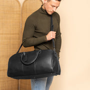 William Full-Grain Leather Weekender Bag til Kvinder - Structured Side Profile Showing Gusset Depth &amp; Expansion Capacity