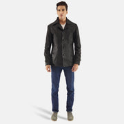 Leo Sort Leather Coat til Mænd - Lateral Side Profile View Showing Sleeve Cut &amp; Athletic Taper Fit
