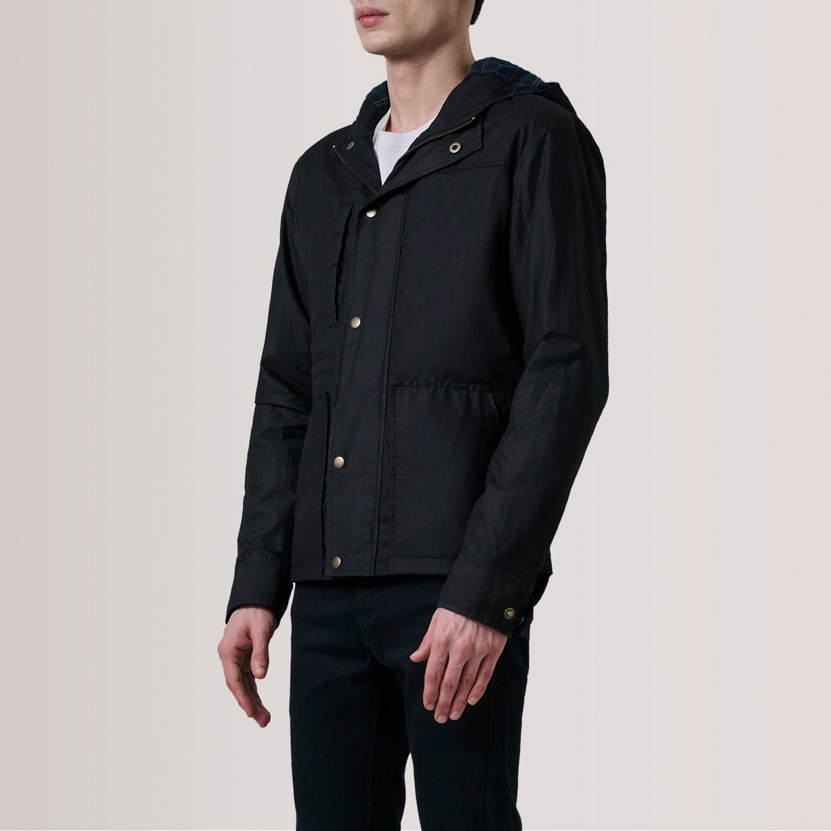 Marlo Sort Canvas Hooded Work Læderjakke til Mænd For Men - Lateral Side Profile View Showing Sleeve Cut &amp; Athletic Taper Fit