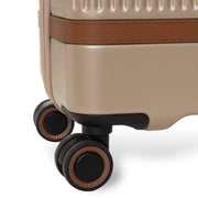 Close-Up Detail of Classic Collar &amp; Heavy-Duty Zipper Hardware on Medium Suitcase Zuna til Kvinder