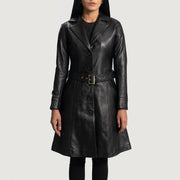 
Nærbillede of Notch & Button Hardware on Moonlight Sort Trenchcoat i Læder til Damer
