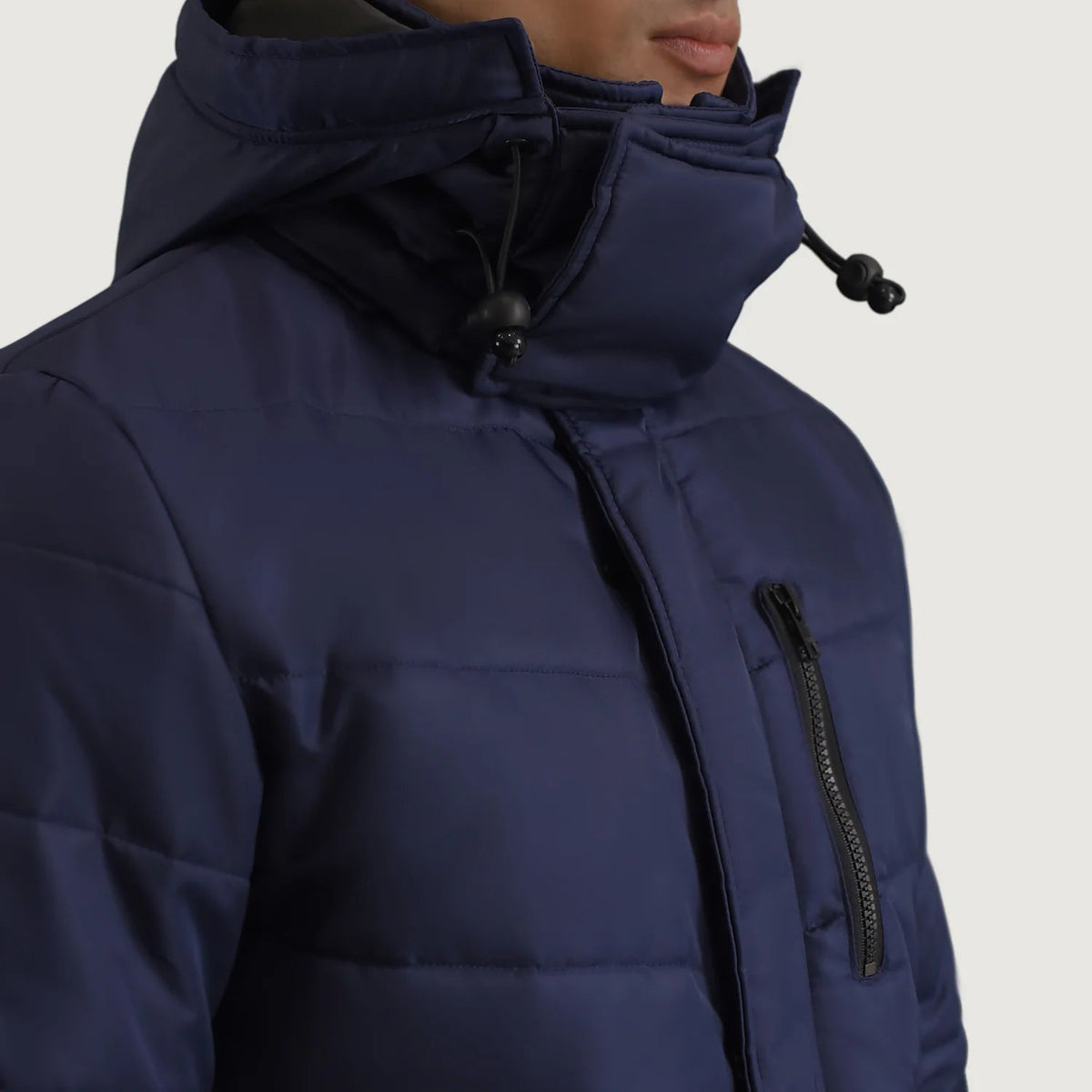 
Indvendig visning Showing Quilted Viscose Lining & To funktionelle inderlommer
