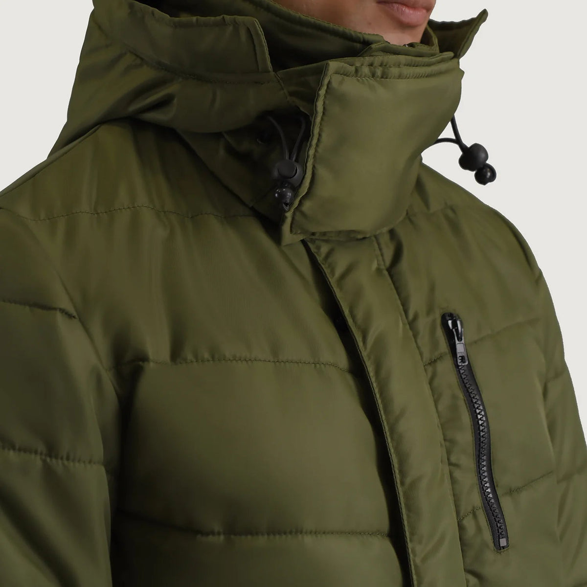 
Indvendig visning Showing Quilted Viscose Lining & To funktionelle inderlommer