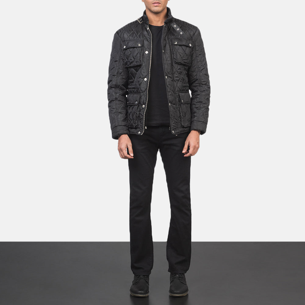 Men's Nelson Quilted Sort Windbreaker Læderjakke til Mænd - Lateral Side Profile View Showing Sleeve Cut &amp; Athletic Taper Fit