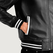 Pascal Sort Leather Varsity Læderjakke til Mænd - Lateral Side Profile View Showing Sleeve Cut &amp; Athletic Taper Fit