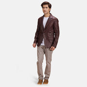 Radaron Quilted Maroon Leather Blazer til Mænd - Lateral Side Profile View Showing Sleeve Cut &amp; Athletic Taper Fit