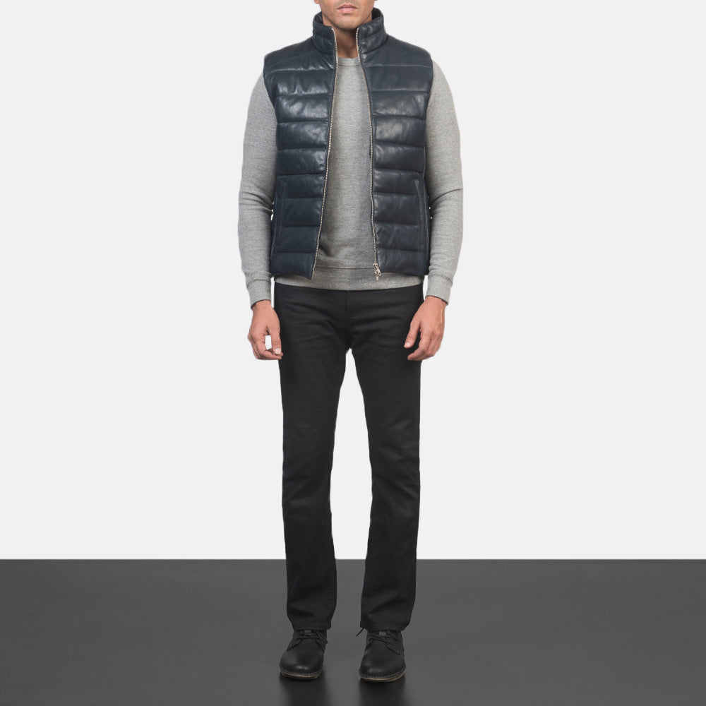 
Reeves Blå Leather Vatteret vest til Mænd - Sideprofil med ergonomisk ærmesnit