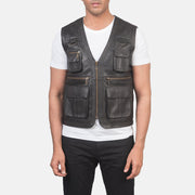 Close-Up Detail of Classic Collar &amp; Zipper Hardware on Men's Safari Brun Leather Vest til Mænd
