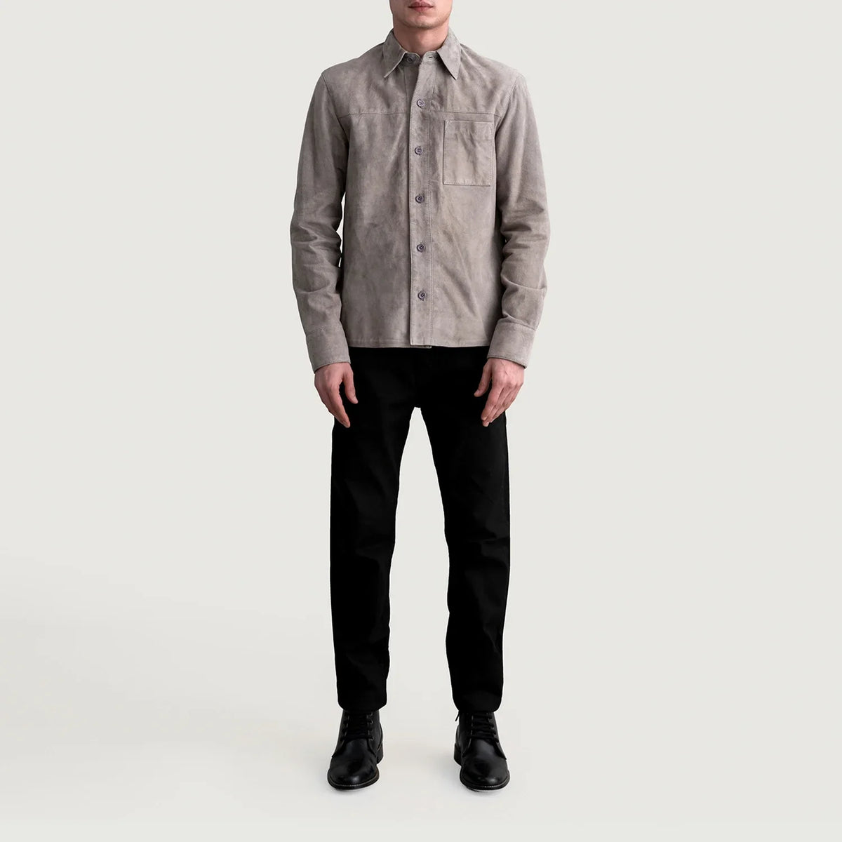 
Nærbillede of Shirt & Buttons Hardware on Scout Grey Suede Leather Shirt til Mænd