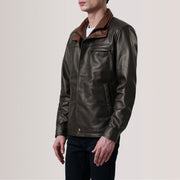 Sean Brun Leather Classic Læderjakke til Mænd For Men - Lateral Side Profile View Showing Sleeve Cut &amp; Athletic Taper Fit