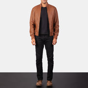 Men's Shane Brun Læder Bomberjakke til Mænd - Lateral Side Profile View Showing Sleeve Cut &amp; Athletic Taper Fit
